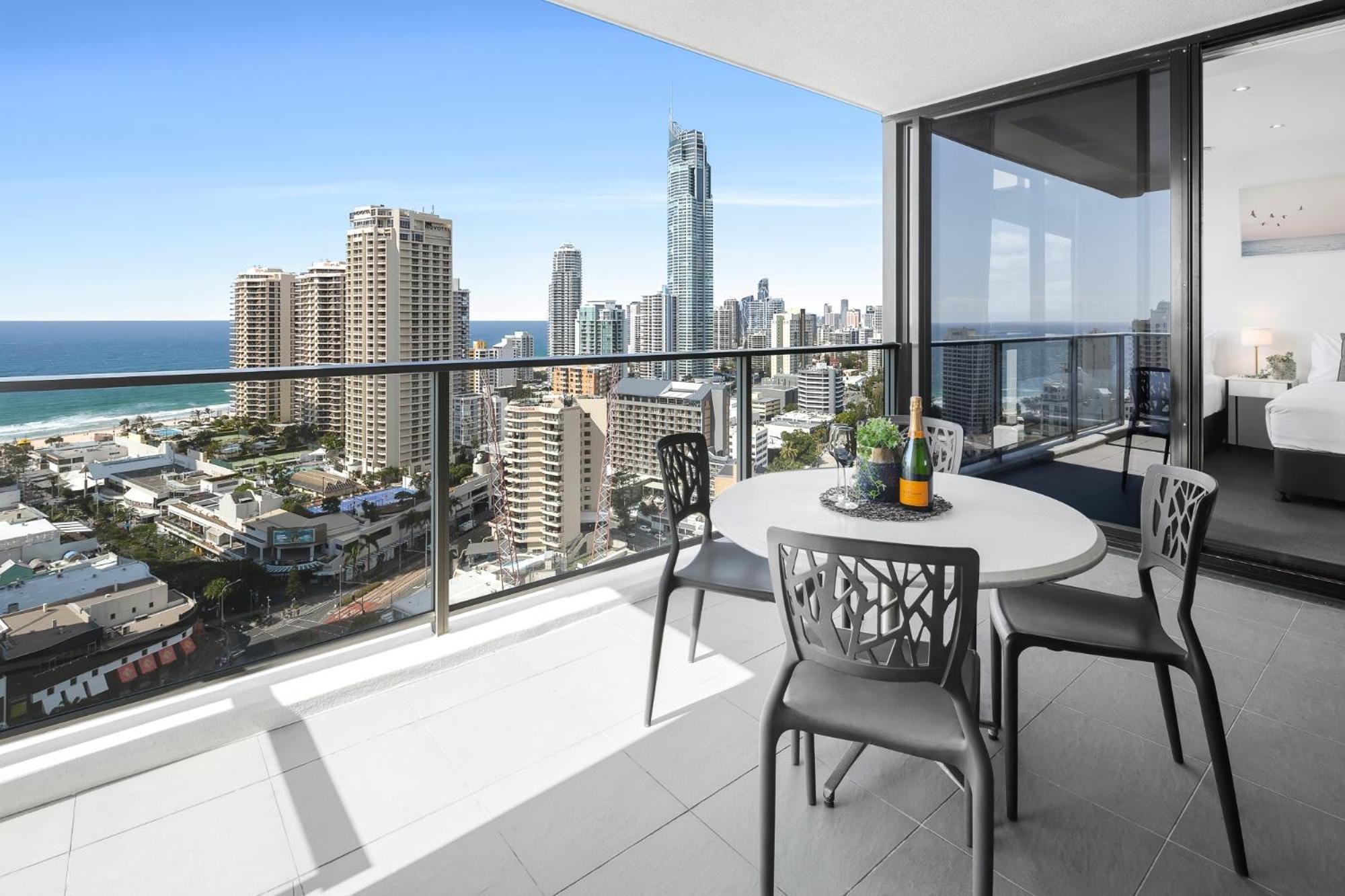 Ocean View Apartments With Balcony - Circle On Cavill - Central Location! - Self Contained & Privately Managed Gold Coast Exterior foto