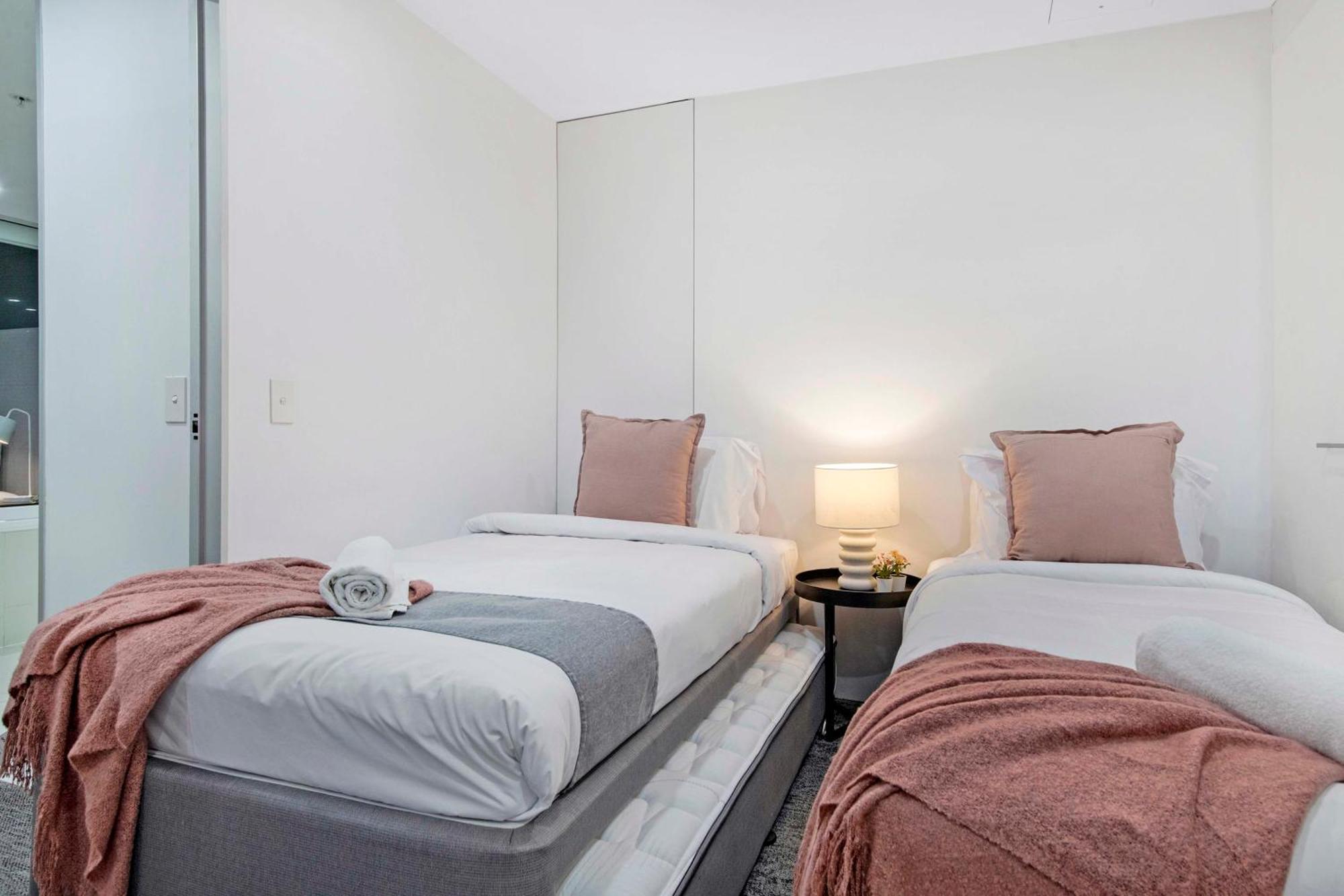 Ocean View Apartments With Balcony - Circle On Cavill - Central Location! - Self Contained & Privately Managed Gold Coast Exterior foto